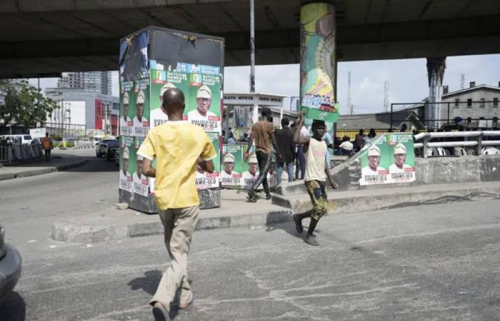 نيجيريا تنتخب حكاما بعد نزاع انتخابي