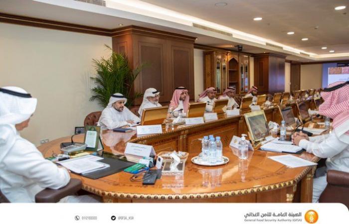 "لجنة الأمن الغذائي" بالسعودية تنسق مع القطاع الخاص استعداداً لموسم الحج