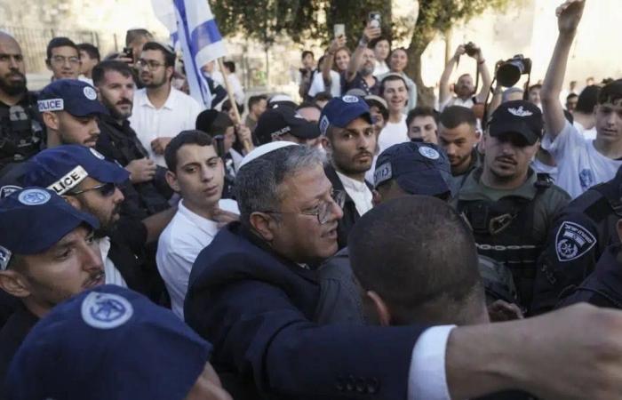 للمره الثانية.. إدانة عربية لاقتحام وزير إسرائيلي باحات الأقصى