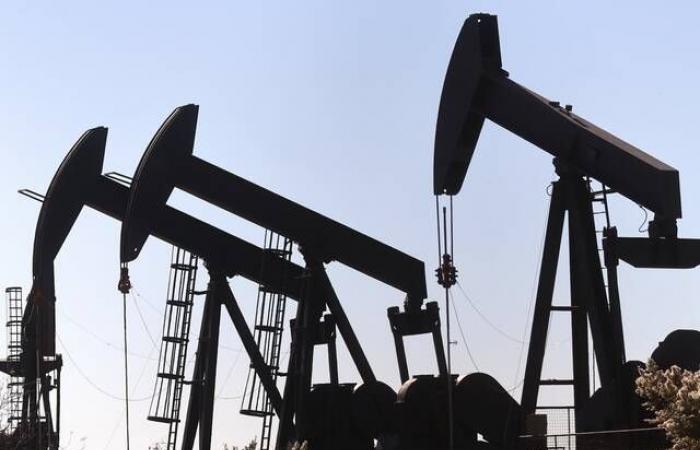 انخفاض عدد منصات التنقيب عن النفط حول العالم خلال أغسطس.. باستثناء دولتين