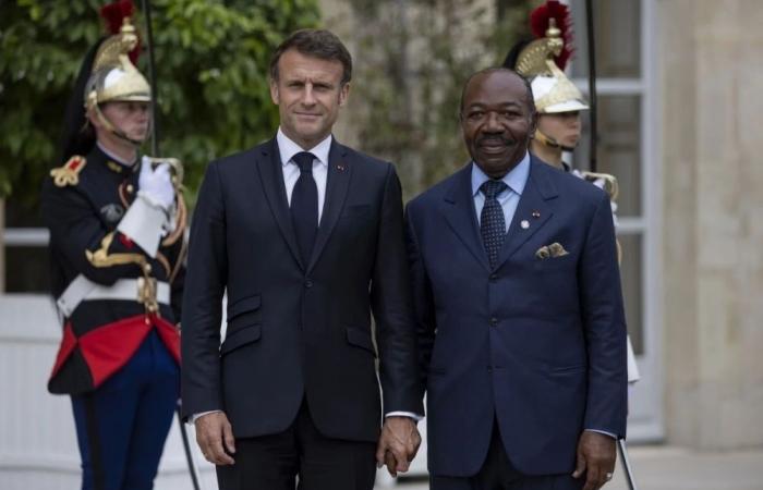 انقلاب الجابون يخرج فرنسا من دور شرطي إفريقيا