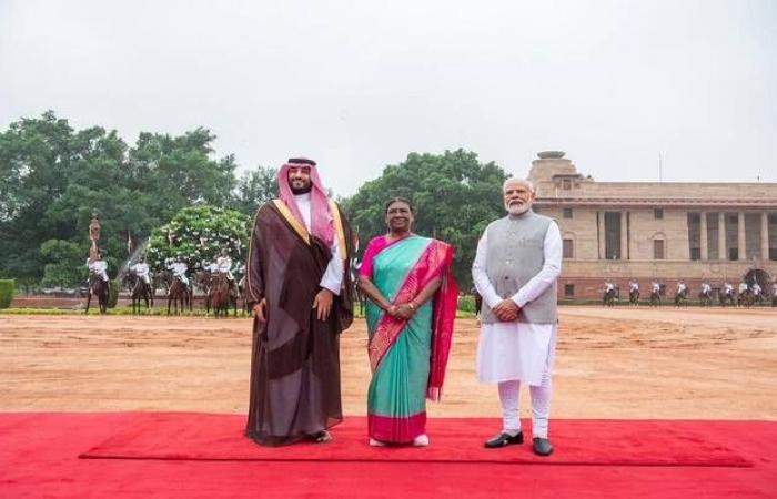 ولي العهد السعودي يبدأ زيارة رسمية إلى الهند (صور)