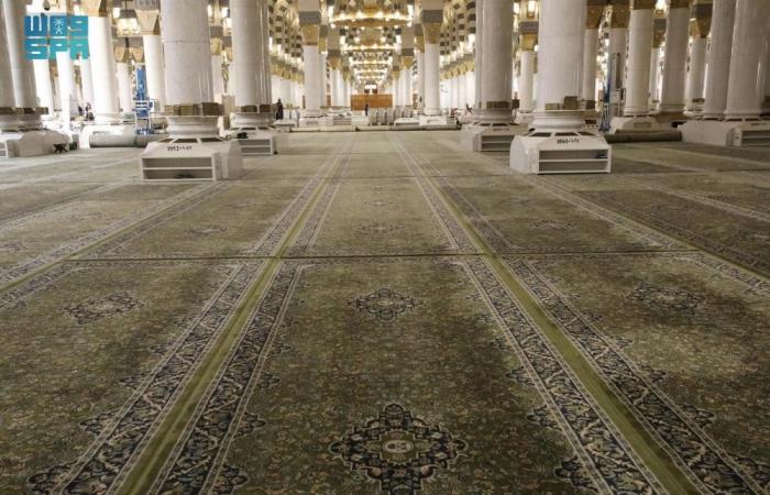 25 ألف سجادة بالمسجد النبوي