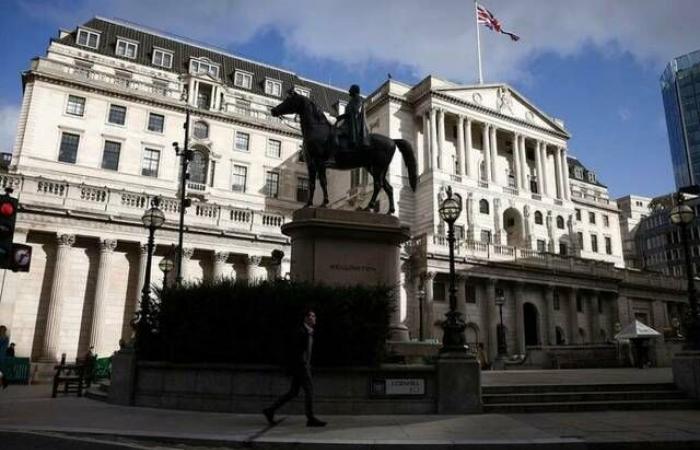 بنك إنجلترا يثبت أسعار الفائدة عند 5.25%