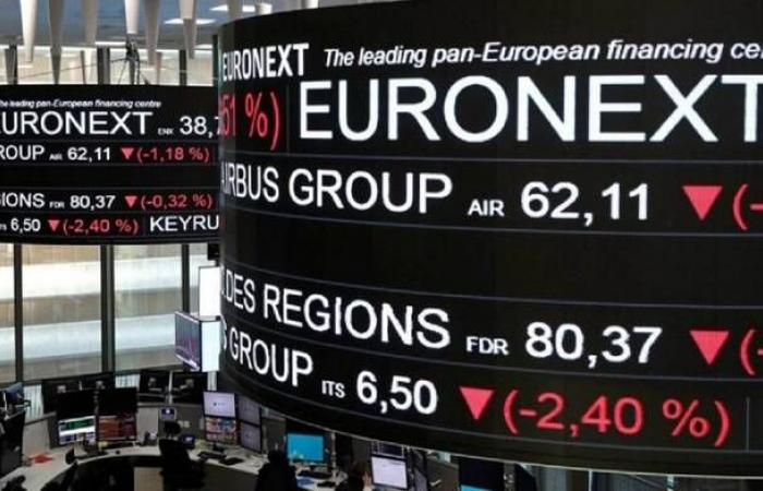 تباين أداء مؤشرات الأسهم الأوروبية بنهاية تعاملات الأسبوع