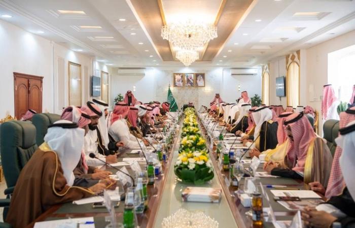 نائب أمير مكة يتابع تنفيذ مشاريع محافظة رنية