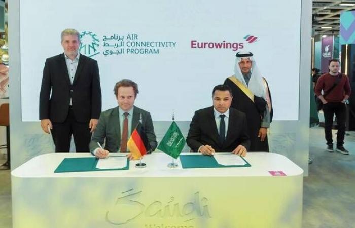 وزير السياحة يشهد توقيع اتفاقية لتعزيز الربط الجوي بين المملكة والاتحاد الأوروبي