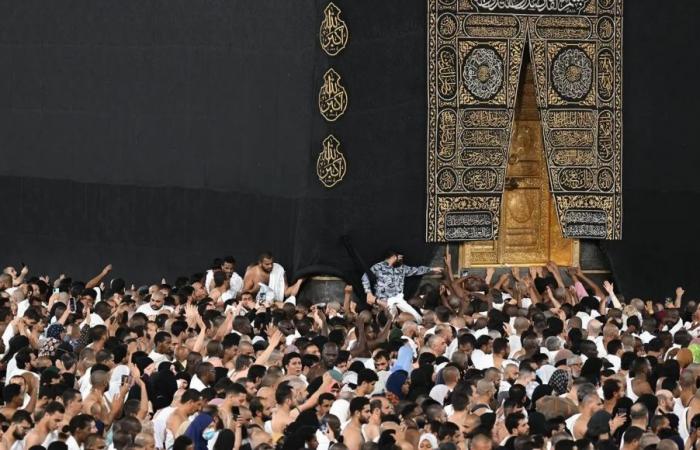 أكثر من 2.5 مليون يشهدون ختم القرآن الكريم بالمسجد الحرام