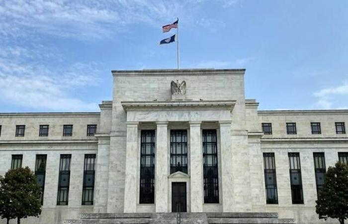 محضر الفيدرالي الأمريكي: استمرار التخوف بشأن تخفيف السياسة النقدية