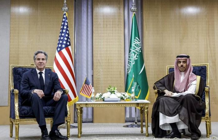 السعودية وأمريكا تقتربان من إتمام سلسلة من الصفقات الثنائية