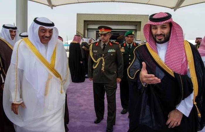 ولي العهد السعودي يستقبل نظيره الكويتي لدى وصوله مدينة جدة (صور)
