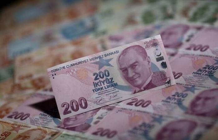 تراجع الليرة التركية إلى مستوى قياسي جديد أمام الدولار