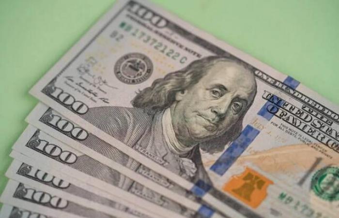 ارتفاع الدولار طفيفاً بعد تصريحات باول بشأن الفائدة