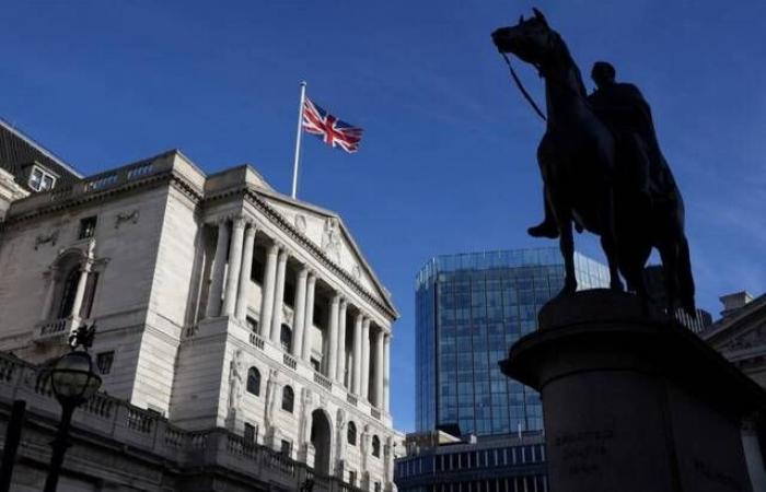 بنك إنجلترا يدرس أول خفض للفائدة منذ 4 سنوات