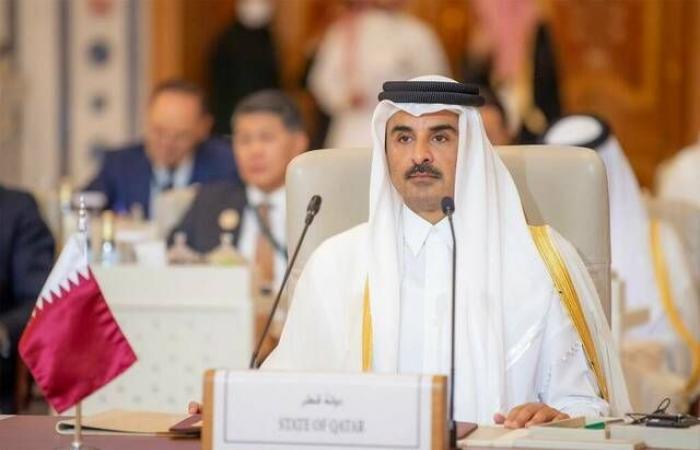 أمير قطر يغادر للمشاركة في القمة العربية الإسلامية بالرياض