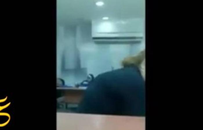بالفيديو | موظفة بالمرور تطلب رشوة من مواطن ” ما صبحتش عليا “