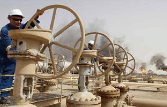 محتجون يغلقون خط أنابيب النفط إلى ميناء الزويتينة الليبى
