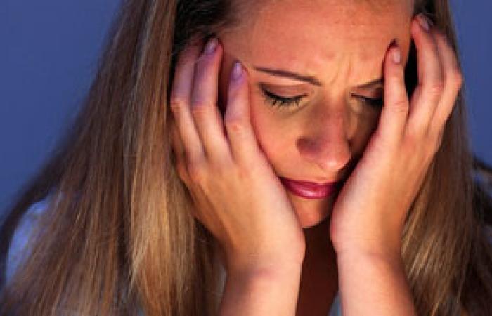المرأة أكثر عرضة للإصابة بمشكلات نفسية مقارنة بالرجل
