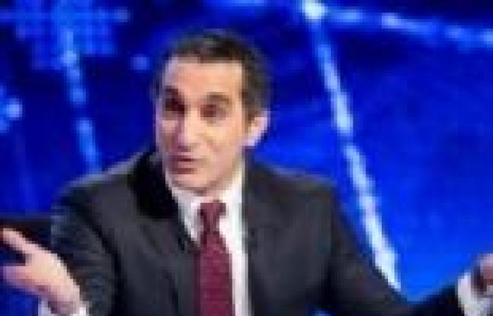 باسم يوسف يبدأ حلقة "البرنامج" في الظلام