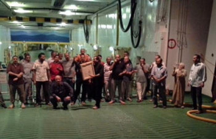 عاملو الملاحة البحرية يعلقون الاعتصام 48 ساعة بعد تفاوضهم مع الإدارة