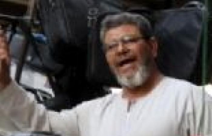 شبيه "مرسي": أصبح لقبي "سيادة الرئيس".. وبعض الناس لا يشترون مني بسبب ملامحي