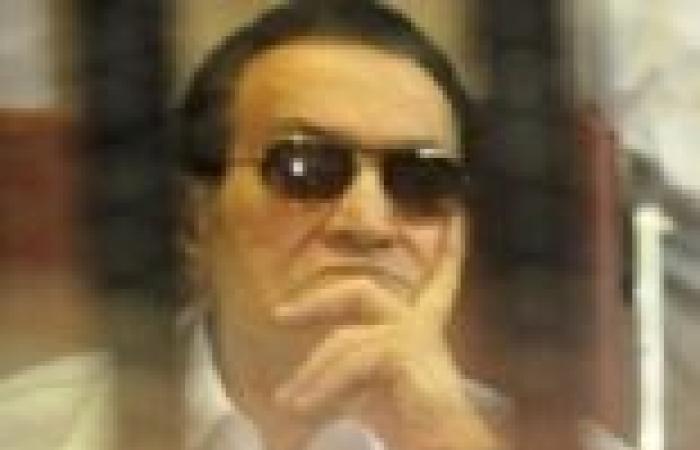 تشديد الحراسة على طائرة مبارك فى ثانى جلسات «قضية القرن»