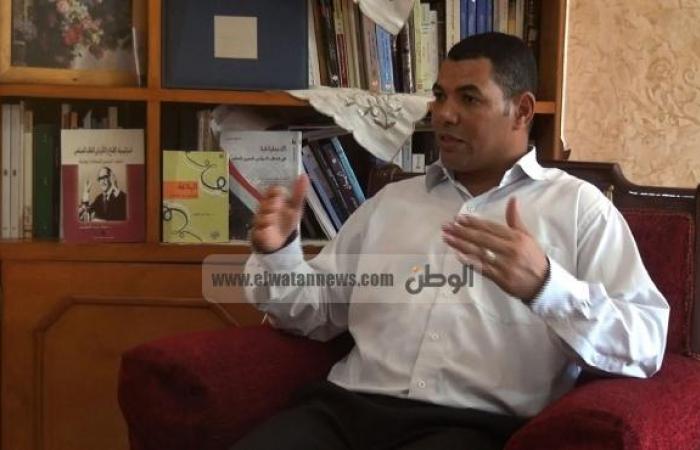 أستاذ تحليل الخطابات السياسية: الأجزاء المنطوقة بالعامية في خطاب مرسي "مكتوبة مسبقا وليست مرتجلة"