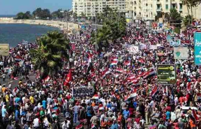 الصحة: 6 حالات إغماء بين متظاهري سيدي جابر بسبب تزايد الأعداد