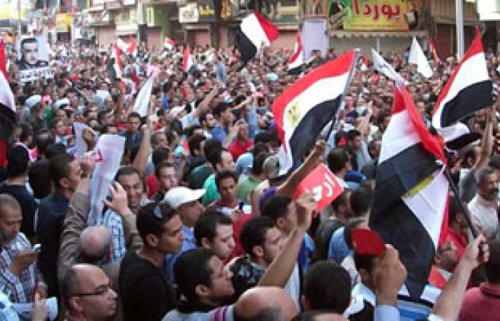 مظاهرة حاشدة أمام مبنى مجلس مدينة الزقازيق بمحافظة الشرقية