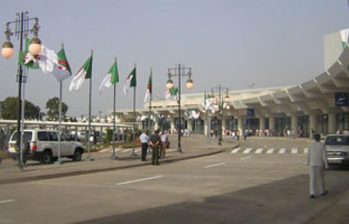 إخلاء مطار الجزائر الدولى وتعليق الرحلات بسبب حريق فى برج المراقبة