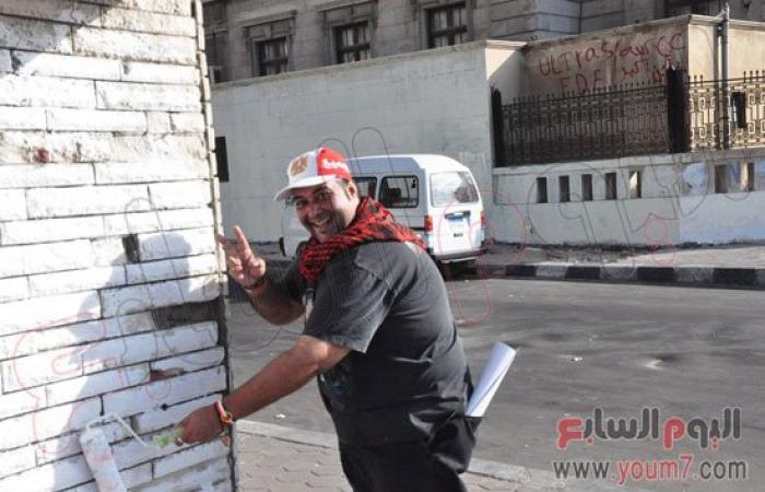 بالصور.. إزالة العبارات المسيئة للجيش من كورنيش الإسكندرية