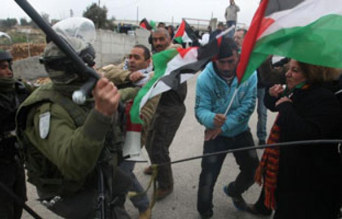اشتباكات بين شباب فلسطينيين وعدد من المستوطنين بشمال رام الله