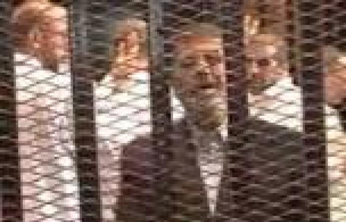 مرسي لضباط الحراسة بـ«برج العرب»: «هاتولي تليفزيون وقولولي يا ريّس»