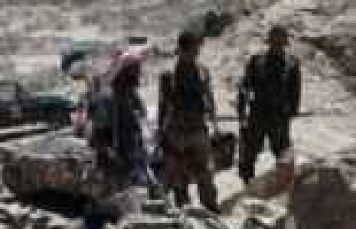 13 قتيلا في إطلاق الجيش قذائف على خيمة عزاء في اليمن