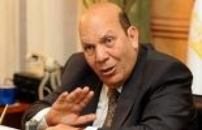 وزير التنمية المحلية يوقع على ترشح "السيسي" لرئاسة الجمهورية