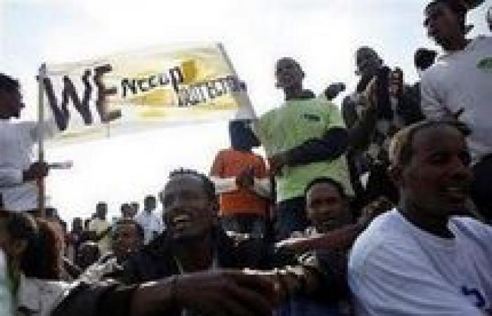 «يديعوت أحرونوت»: آلاف الأفارقة يتظاهرون وسط تل أبيب لنيل «اللجوء السياسي»