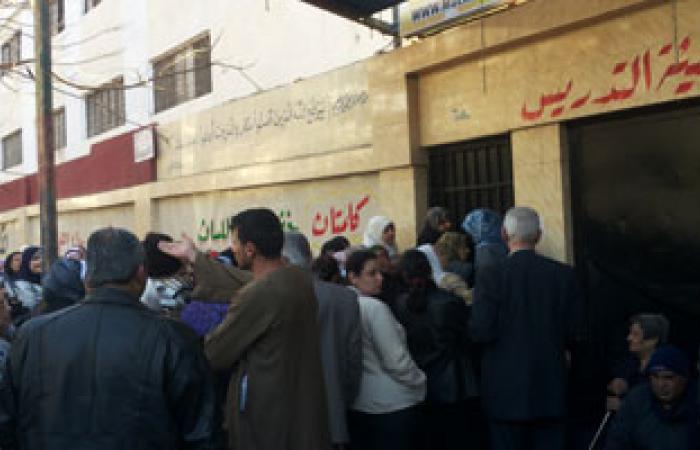 تزاحم شديد للتصويت على الدستور فى مدرسة أسماء بنت أبى بكر بسوهاج