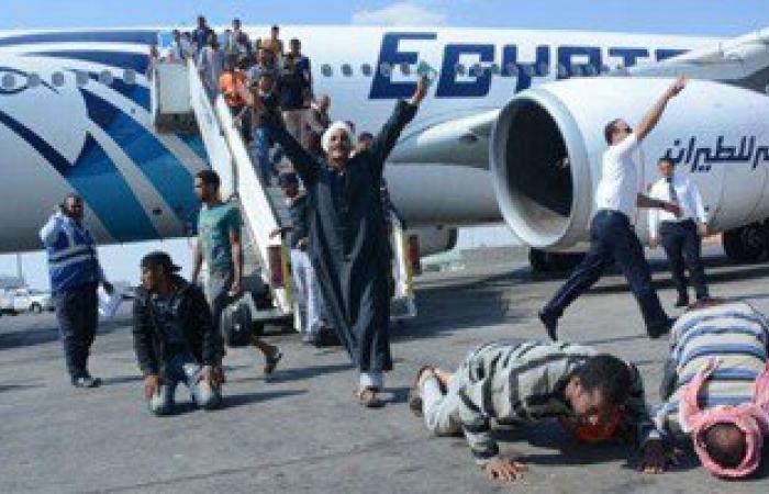 وزارة الطيران: نقلنا 4793 مواطنًا نازحًا من لبييا للقاهرة عبر تونس حتى الآن