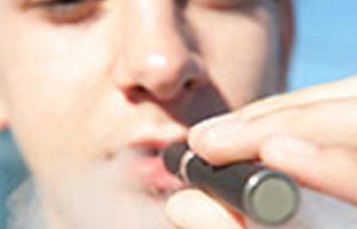 دراسة  أمريكية: بخار السجائر الإلكترونية يزيد الإصابة بالأزمات القلبية