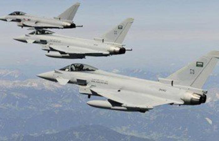 طائرات "عاصفة الحزم" تقصف مقرات الحرس الجمهورى بالعاصمة اليمنية صنعاء