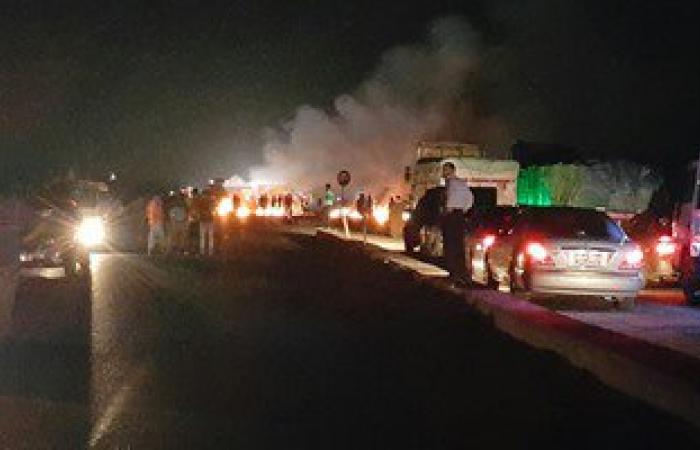 مجهولون يقطعون طريق طنطا ـ كفر الشيخ ويشعلون النيران فى إطارات السيارات