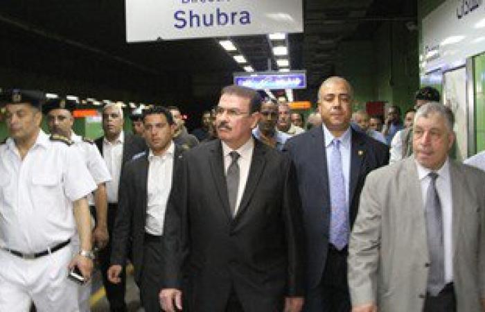 وزير النقل يصل محطة مترو السادات لتفقد الحركة بعد إعادة تشغيلها