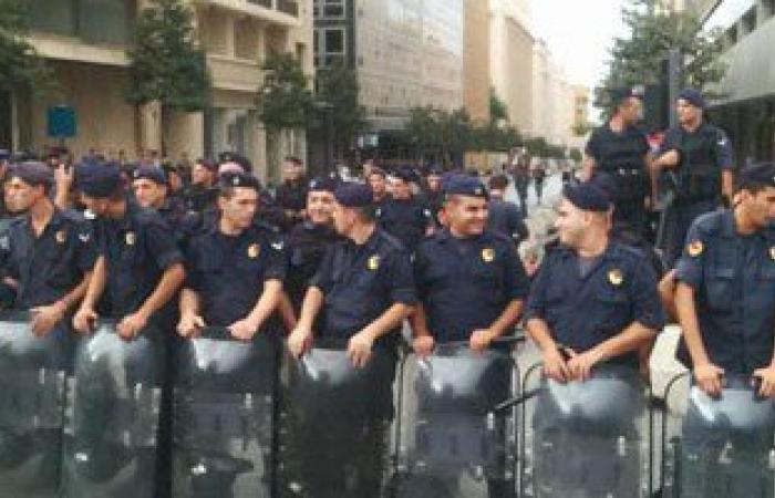 اعتصام أمام سفارة فرنسا ببيروت للمطالبة بإطلاق سراح لبنانى من سجون فرنسا