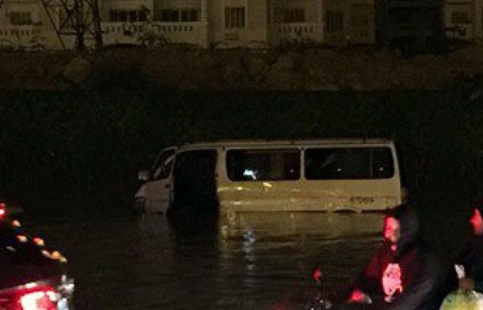 سيارات "الجيزة" تنتهى من شفط مياه الأمطار بمدينتى الشيخ زايد وأكتوبر