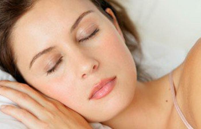 فوائد نوم القيلولة لمدة نصف ساعة على الجهاز المناعى والضغط
