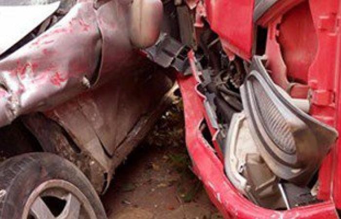 مصرع عامل وإصابة سائق فى حادث تصادم بين سيارتين بجرجا سوهاج