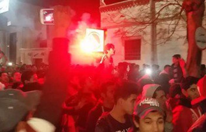 بالصور.. مشجعو الأهلى يحتفلون بالفوز على الزمالك فى ميادين الغربية