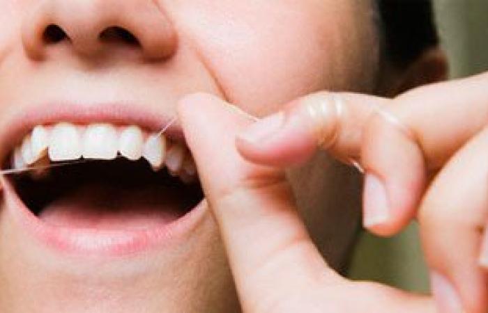 قبل أن تفقد ابتسامتك الجميلة.. 7 أشياء تدمر صحة أسنانك ابتعد عنها