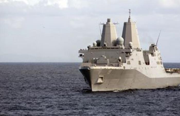 "رويترز": الأسطول الأمريكى يشارك فى مهمة البحث عن الطائرة المصرية