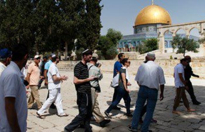 مستوطنون يهود يدنسون المسجد الأقصى وسط حراسة مشددة